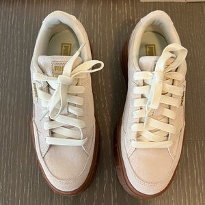 PUMA Mayze suede platform sneakers sz 7 US